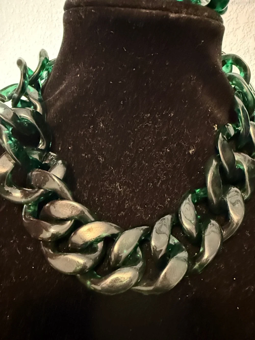 Chunky Green Acrylic Link Necklace - Picture 2 of 3